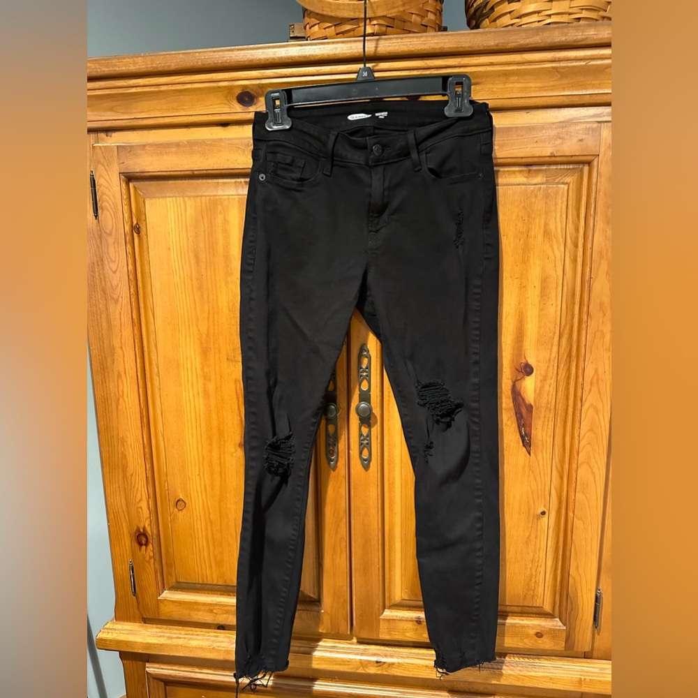 Old navy size 4 black distressed skinny jeans